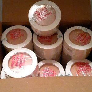 Skin cleaning mineral powder